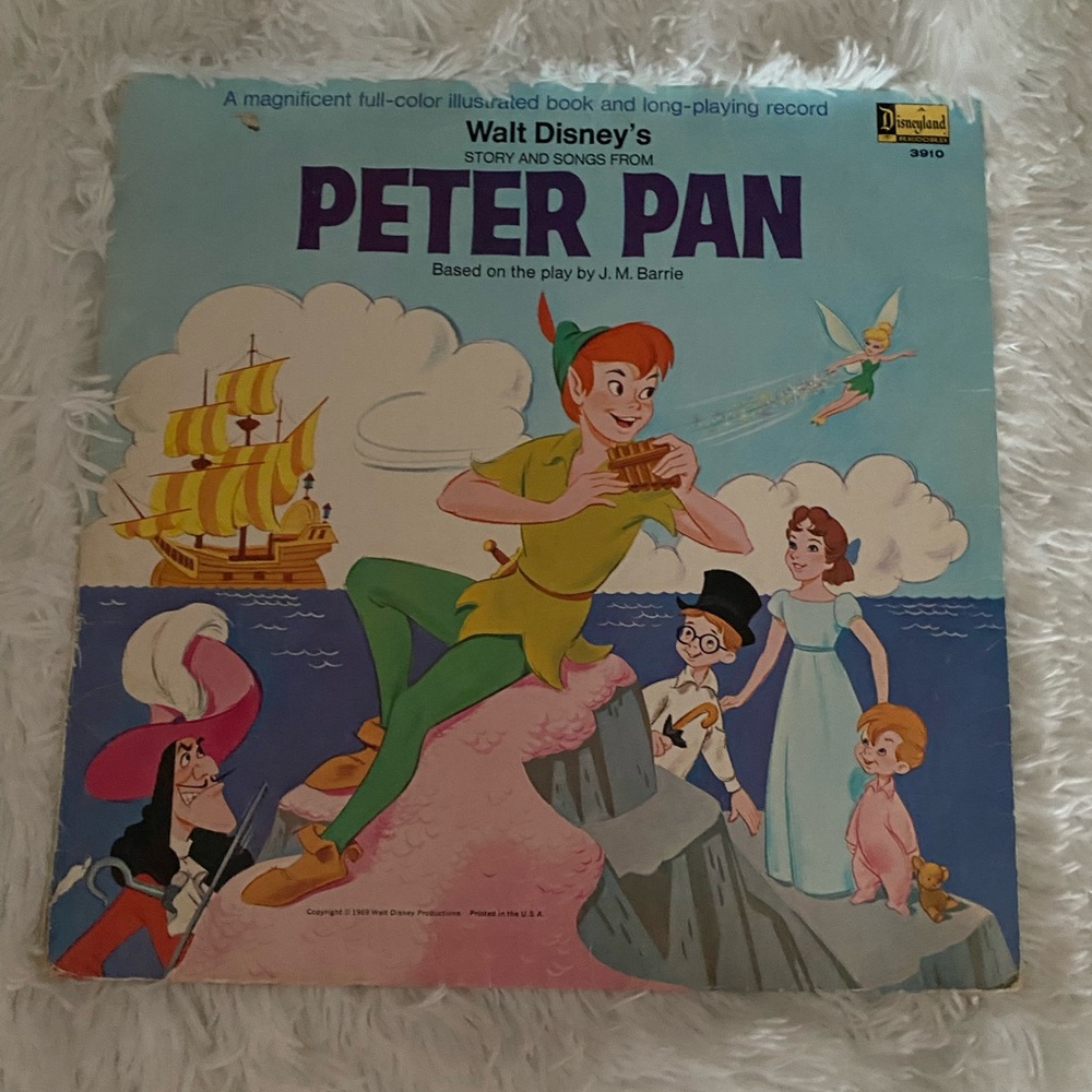 Walt Disney's Peter Pan 1969 LP Vinyl Record. Vintage with book.